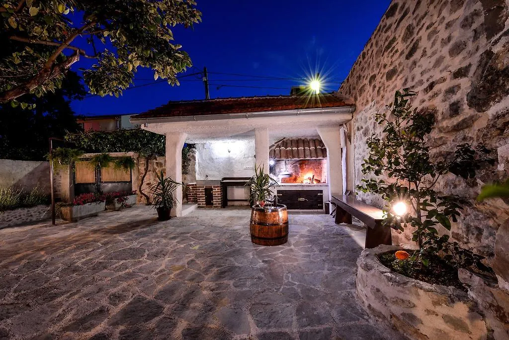 Holiday Home Sudinjevi Dvori Sukošan
