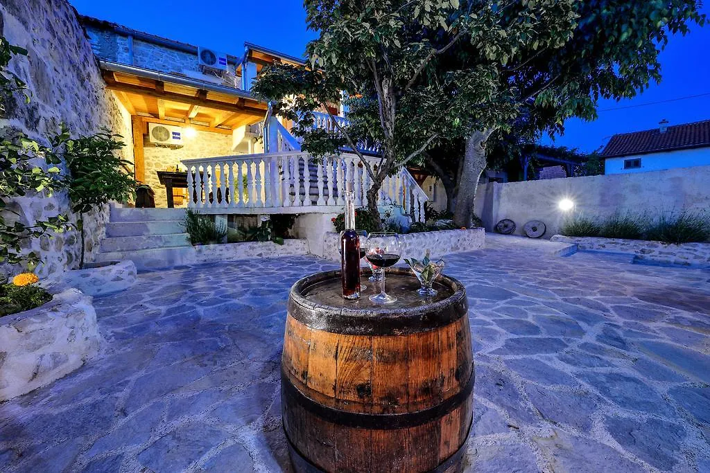 Holiday Home Sudinjevi Dvori Sukošan