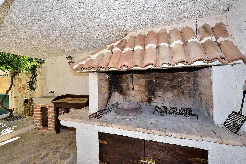 Holiday Home Sudinjevi Dvori Sukošan Kroatien