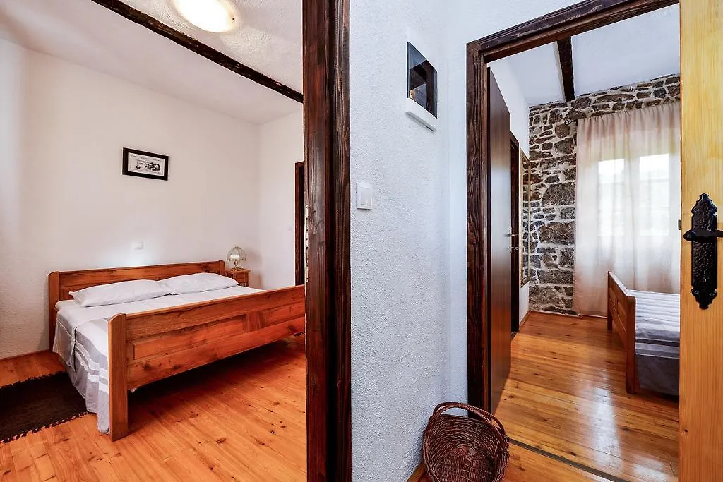 Holiday Home Sudinjevi Dvori Sukošan Kroatien