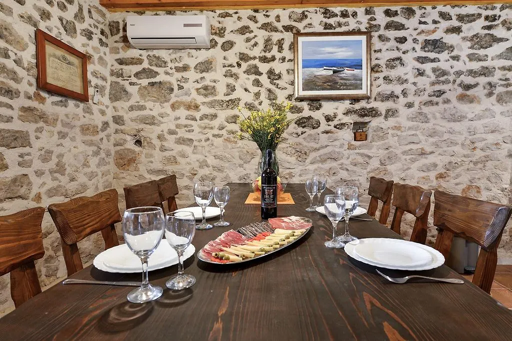 Holiday Home Sudinjevi Dvori Sukošan