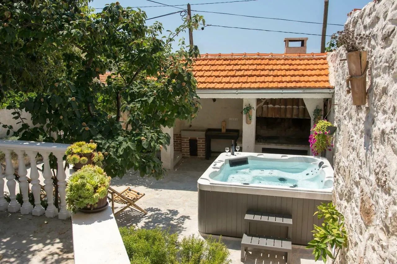 Holiday Home Sudinjevi Dvori Sukošan
