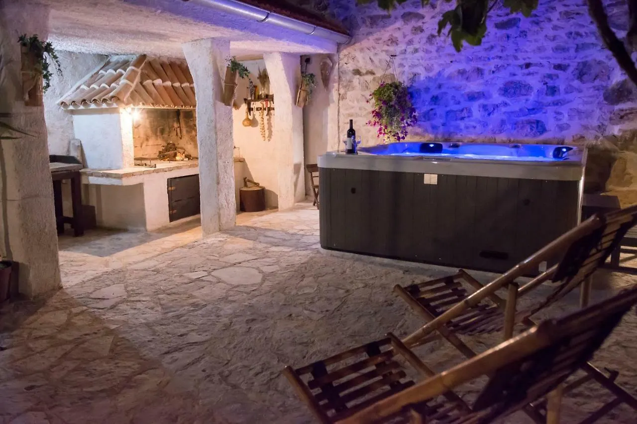Holiday Home Sudinjevi Dvori Sukošan 0*,  Kroatien